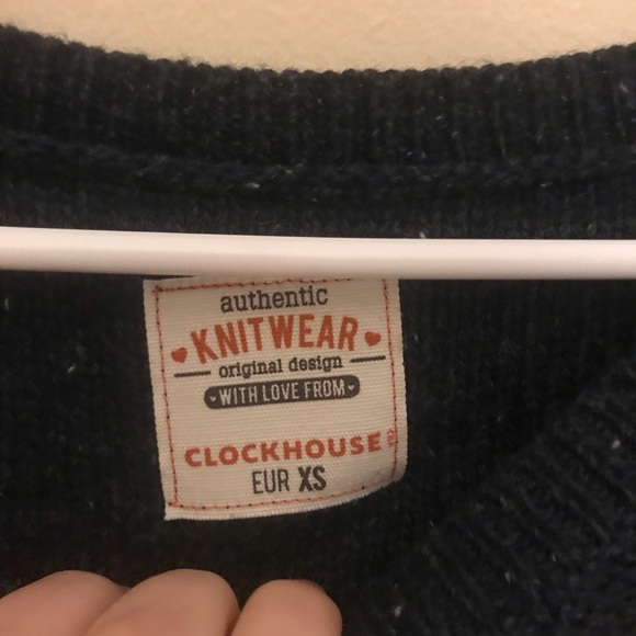 Perfect fall sweater with shoulder pad detail. - Picture 3 of 3